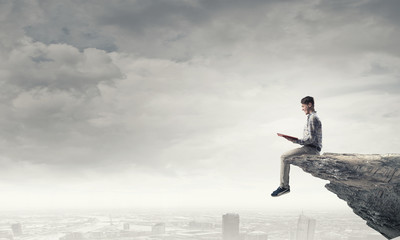 物业副经理的职责描述